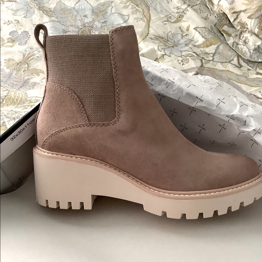 Chelsea Womens Boots, brand new!
